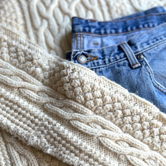 Gorgeous Handmade Classic Knit Cream Chunky Cable Knit Long Line Sweater - Picture 3 of 12
